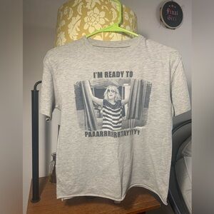 Bridesmaids Party Graphic T-Shirt, Slightly Cropped🍸💅🏼